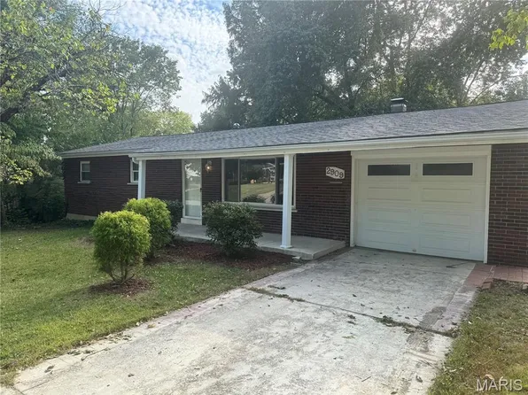 2909 Starling Dr, Saint Charles, MO 63301