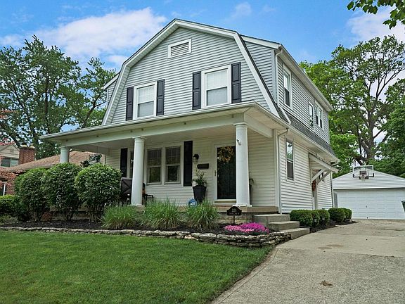 2nd image of 226 Irving Way W