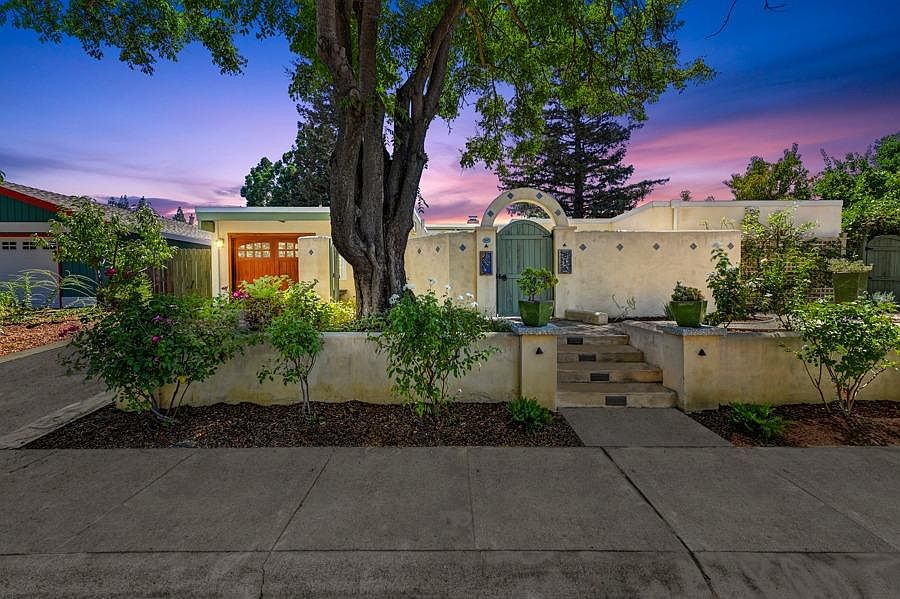 1st image of 816 Hacienda Ave