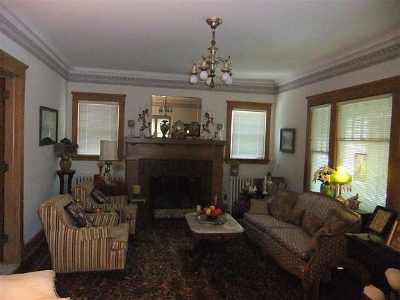 4th image of 904 N Kuney St