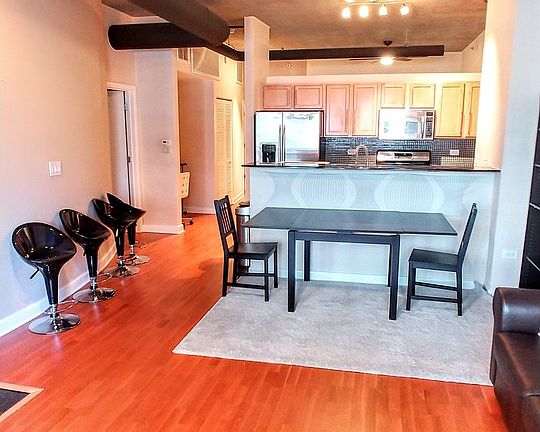 4th image of 1305 S Michigan Ave APT 1407
