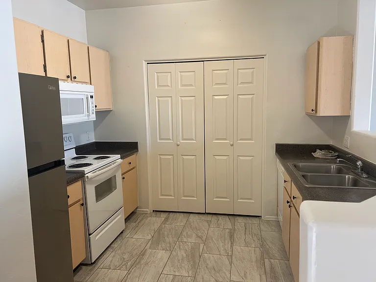 2008 W Dozemary Ct — Photo 14