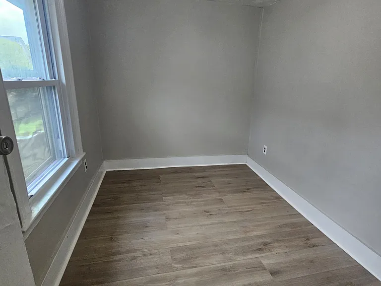 16 Hallock Ave #2A — Photo 5