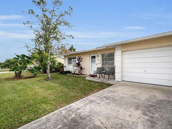 2nd image of 1055 Loch Haven Dr S