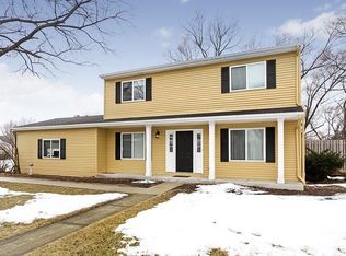 451 Laura Ct, Naperville, IL 60563