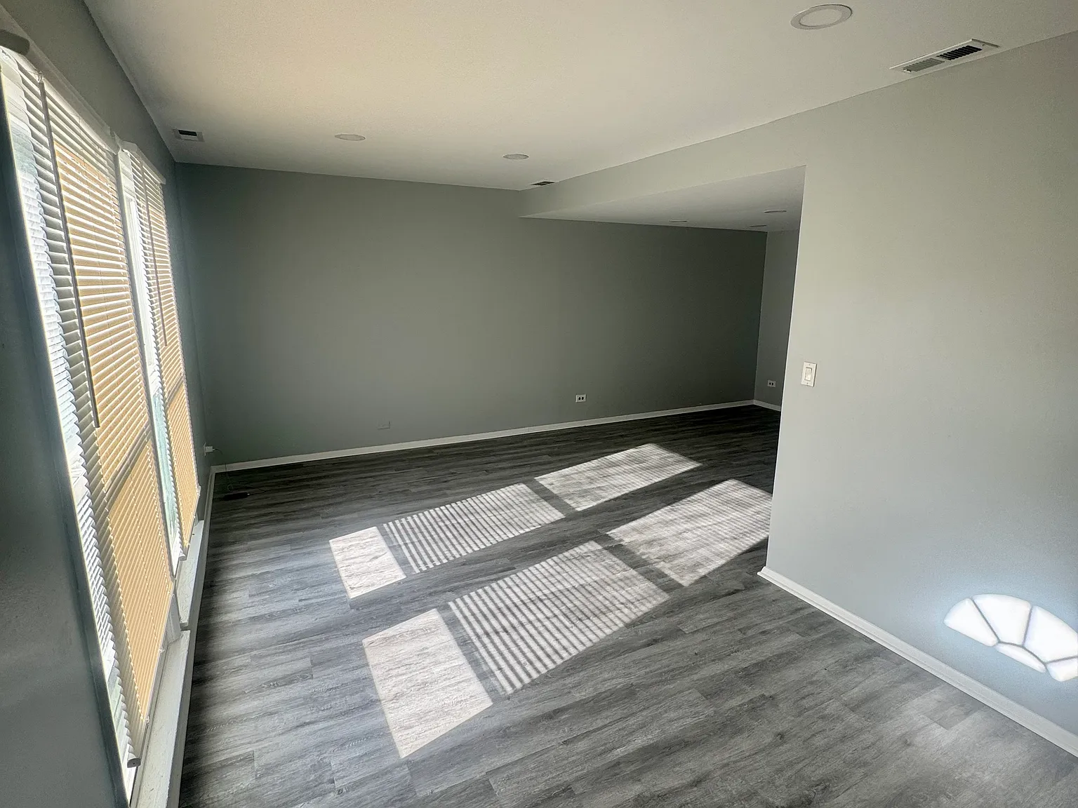 3 bed, 1750 sqft, $2,000 — Photo 2