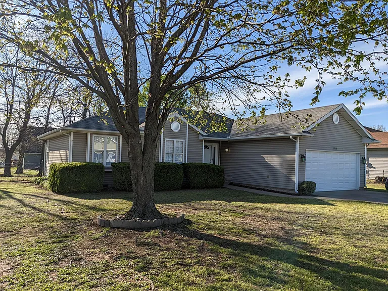1910 Bluebird Dr — Photo 7