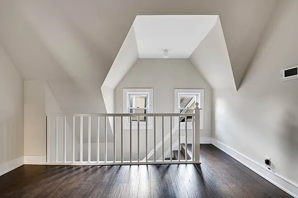 Rented by Compass | media 9