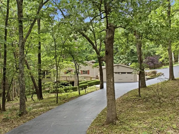 19463 Babler Forest Rd, Chesterfield, MO 63005