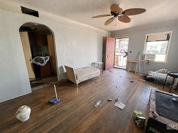 4th image of 301 Minner Ave