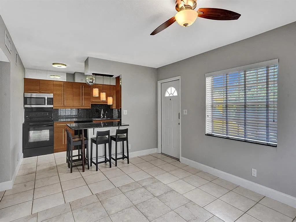 2 bed, 1.0 bath, 709 sqft, $1,850 — Photo 1