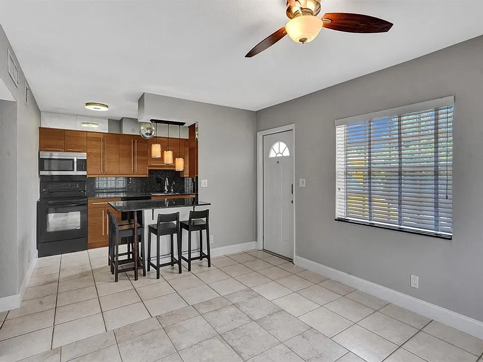51 NE 24th St #10