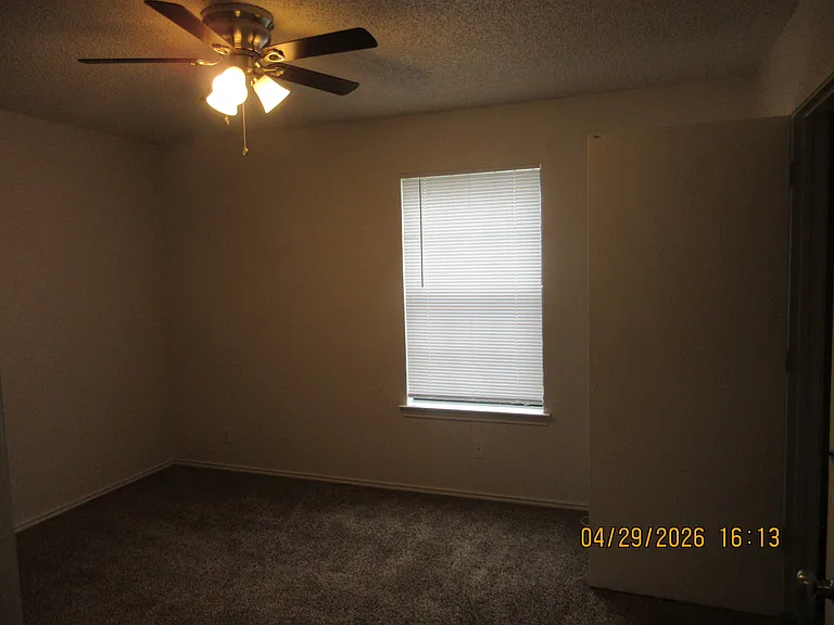 923 W Sycamore St #19 — Photo 7