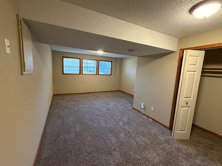 Willow Dr — Photo 8