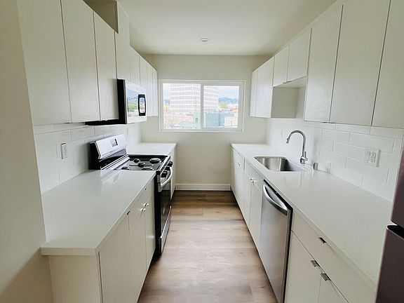 5th image of 11635-11645 Mayfield St #11635-16