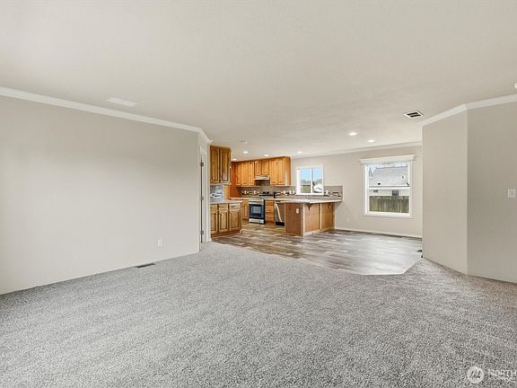 4th image of 601 Helton Street