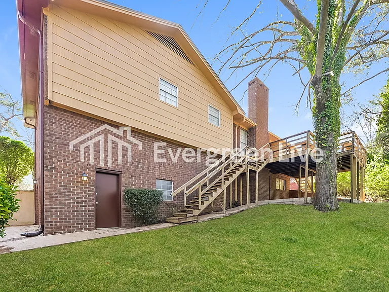 1420 Mohican Dr — Photo 10