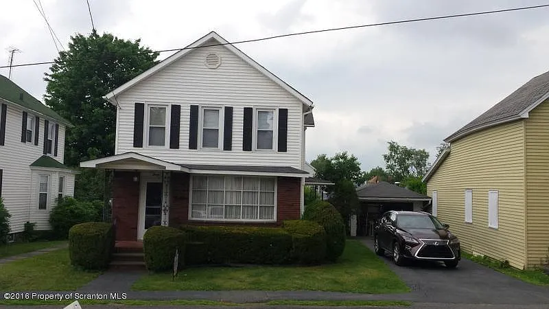 30 10th Ave photo 1