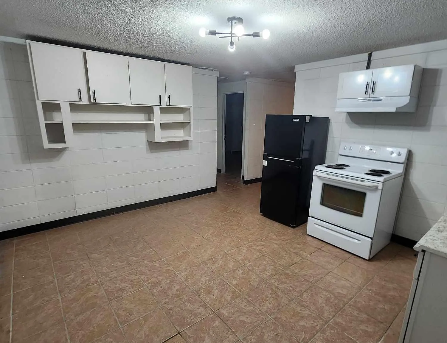 2 bed, 875 sqft, $600 — Photo 2