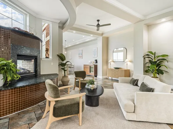 River House Apartments