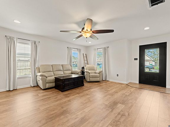 3rd image of 25635 Buffwood St