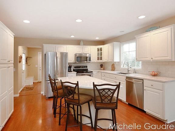 5th image of 7686 Abby Ln SE