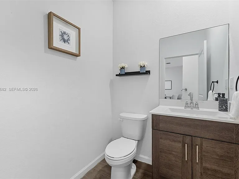 805 SE 18th St #805 — Photo 11