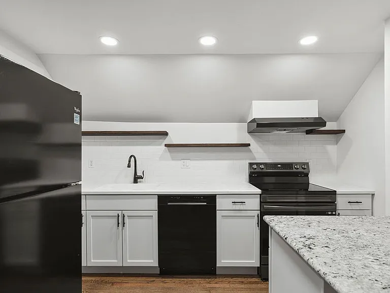 414 Herkimer St — Photo 12