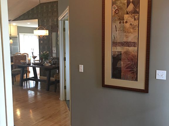 3rd image of 8914 Lady Lauren Dr NE