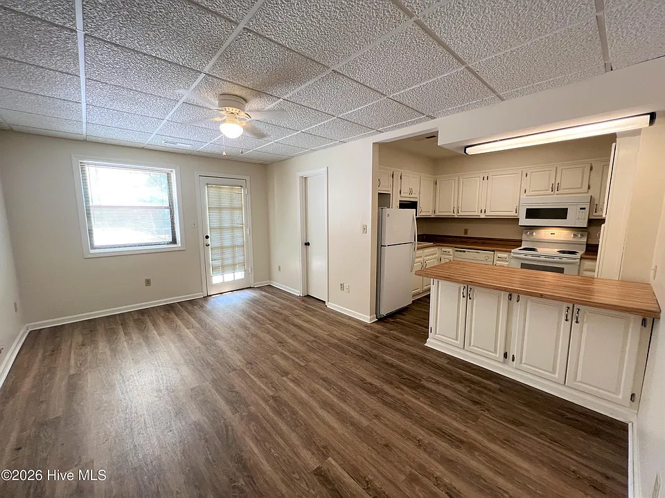 1221 Riverside Ave #207