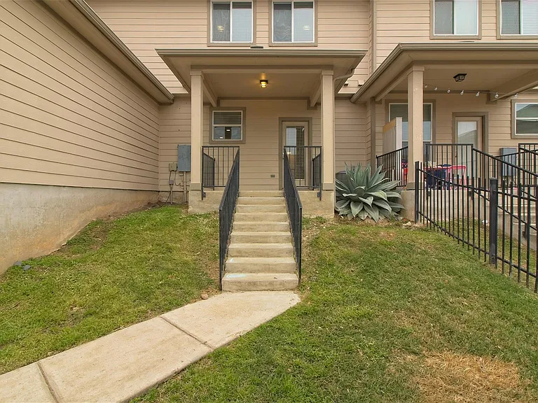 315 N Heatherwilde Blvd — Photo 25