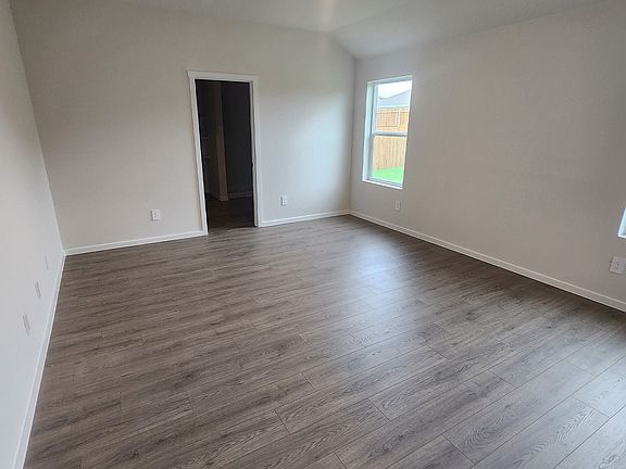 4th image of 508 White Willow Dr