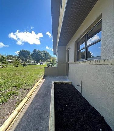4th image of 112 Lake Sears Dr