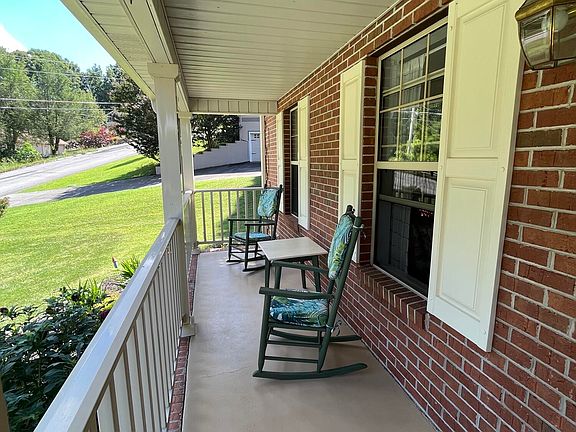4th image of 877 E Brentwood Dr