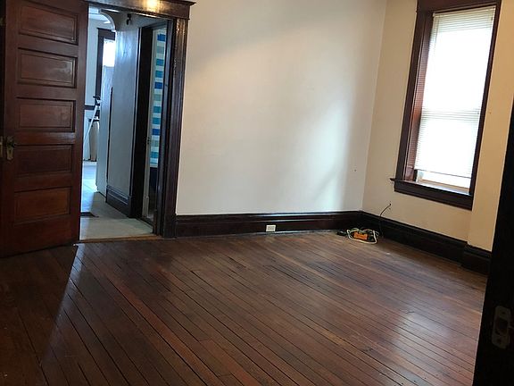 3rd image of 625-627 Bates St #715C267F