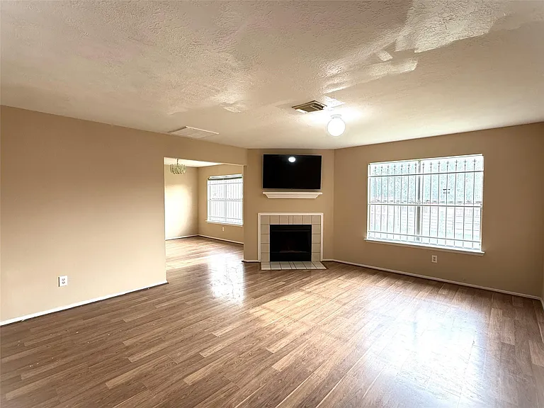 9023 Kalewood Dr — Photo 2