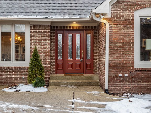 4th image of 7214 Lakeside Woods Dr