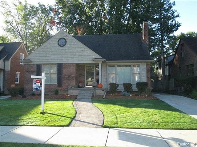 1st image of 1805 Roseland Ave