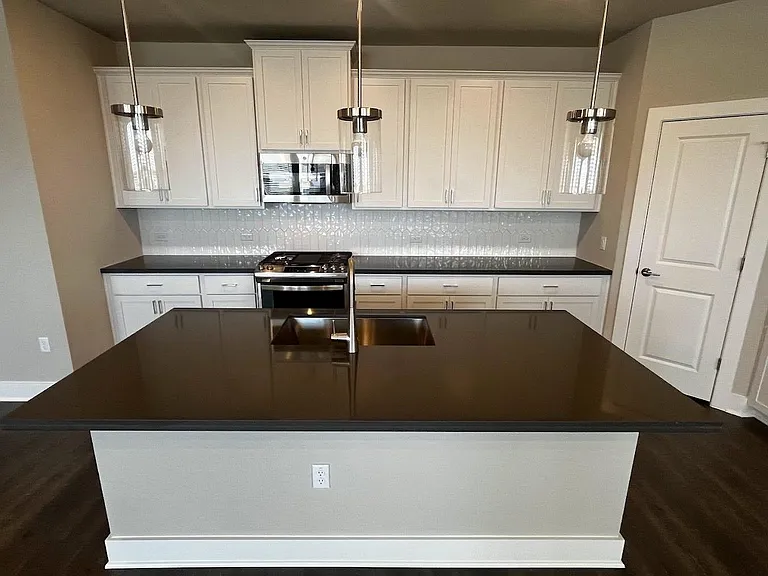 2905 Mary Elizabeth Dr — Photo 15