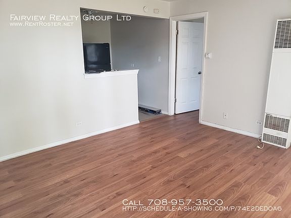 3rd image of 15311 Knox Ave APT 11