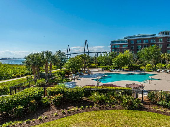 4th image of 223 S Plaza Ct #109