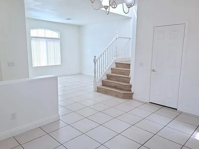 1022 Lone Pine River Ave — Photo 9