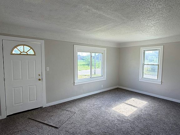 2nd image of 652 Ingleside Ave