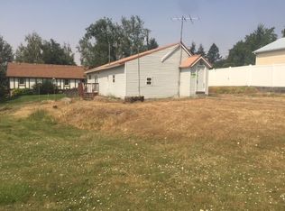 235 S Lindsey St, Tekoa, WA 99033