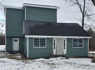 792 Middle Rd, Oswego, NY 13126