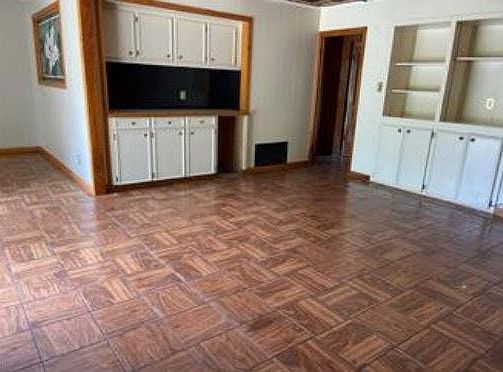 3rd image of 205 Verona St