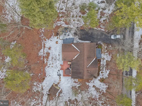 323 Palmer Rd, Basye, VA 22810