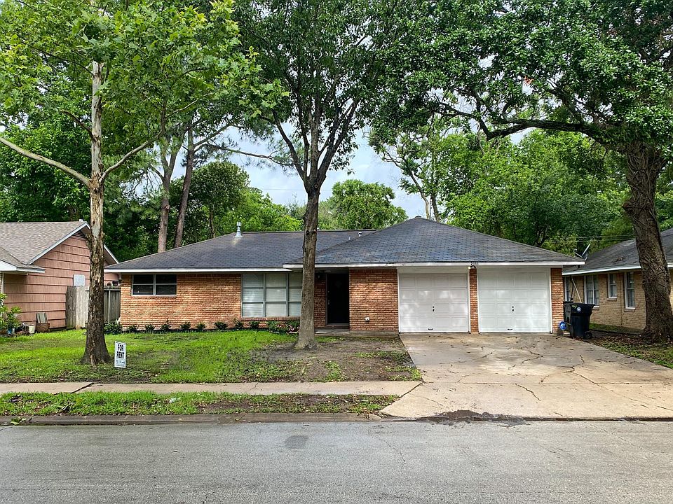 1st image of 2111 Woodvine Dr
