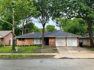 2111 Woodvine Dr, Houston, TX 77055