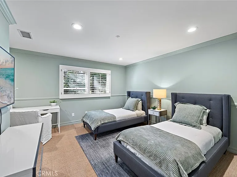 20 Cape Danbury — Photo 36